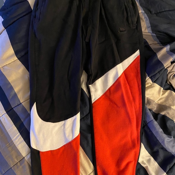 Nike Sweatpants - Picture 1 of 2